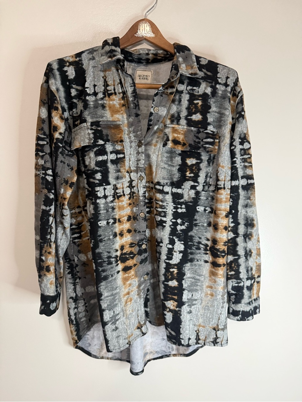 Modish Rebel Long-Sleeve Button Front Shirt abstract size medium